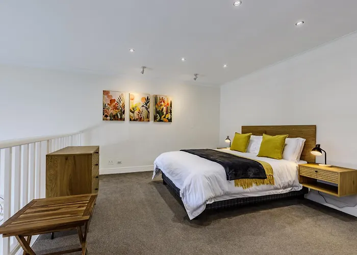 Cbd Loft With Mountain View, Balcony, Aircon, Parking