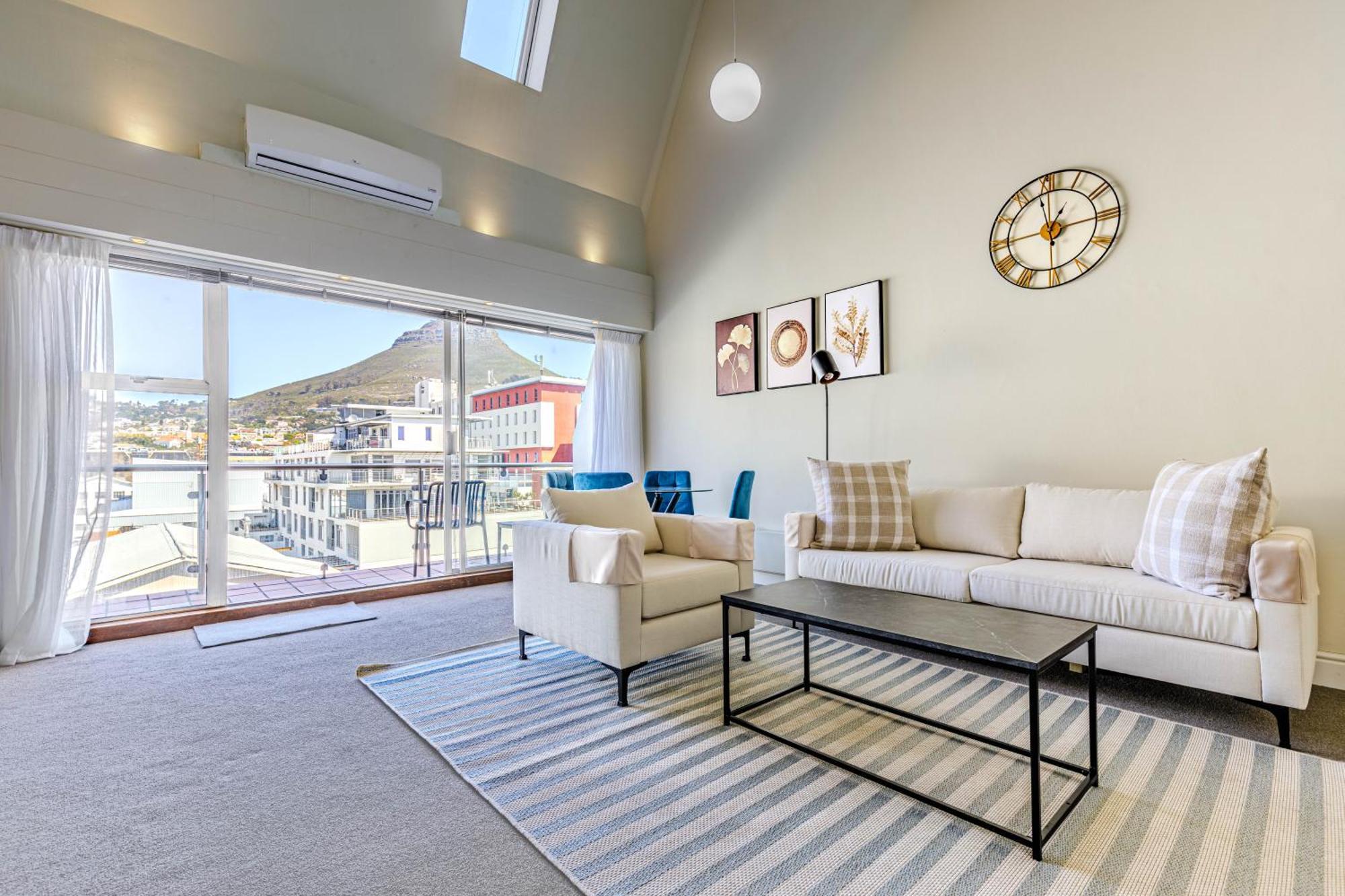 Cbd Loft With Mountain View, Balcony, Aircon, Parking Appartement *