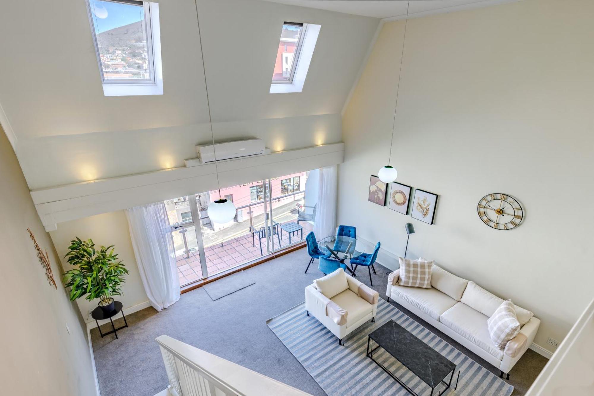 Cbd Loft With Mountain View, Balcony, Aircon, Parking *