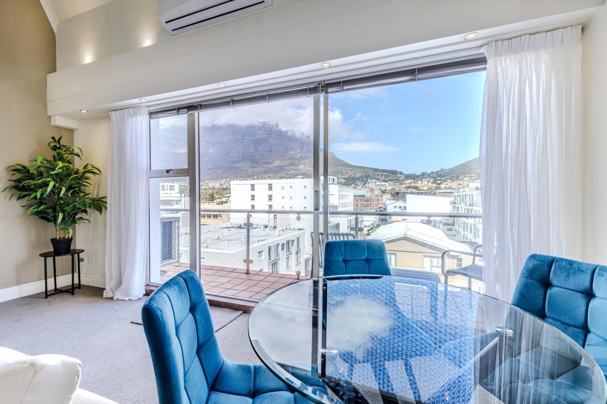 Cbd Loft With Mountain View, Balcony, Aircon, Parking * Kaapstad